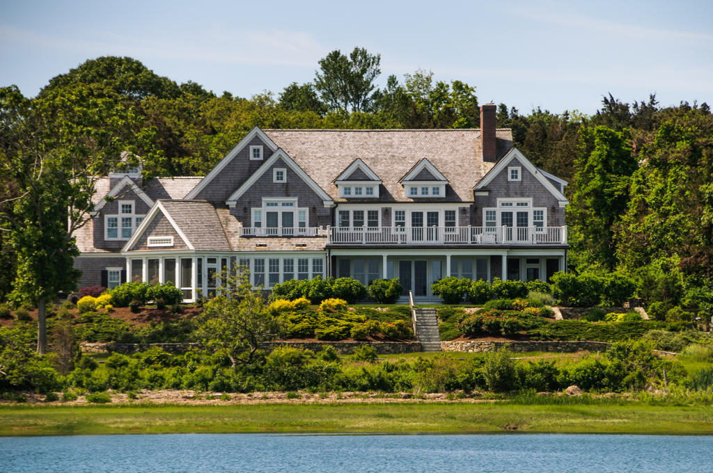 Sell a lake house